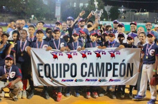 Cotuí se corona en Nacional U12  “Copa Robinson Canó”