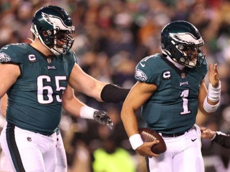 Los Eagles arrollan a San Francisco 31-7 y ganan su boleto a Super Bowl LVII