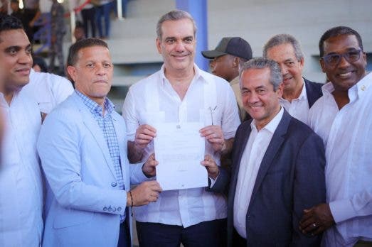 LDF: Atlético Vega Real recibe fondos alumbrado estadio Cóndor