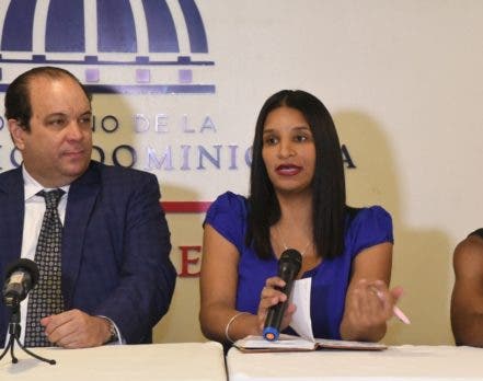 Anuncian cartelera de boxeo profesional