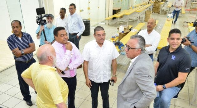 Camacho, Luisín y Monegro supervisan instalaciones