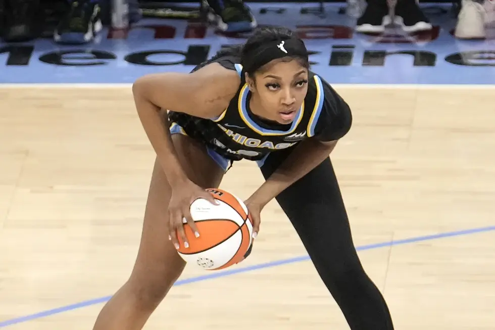 Angel Reese se convirtió en líder en rebotes de una temporada de la WNBA