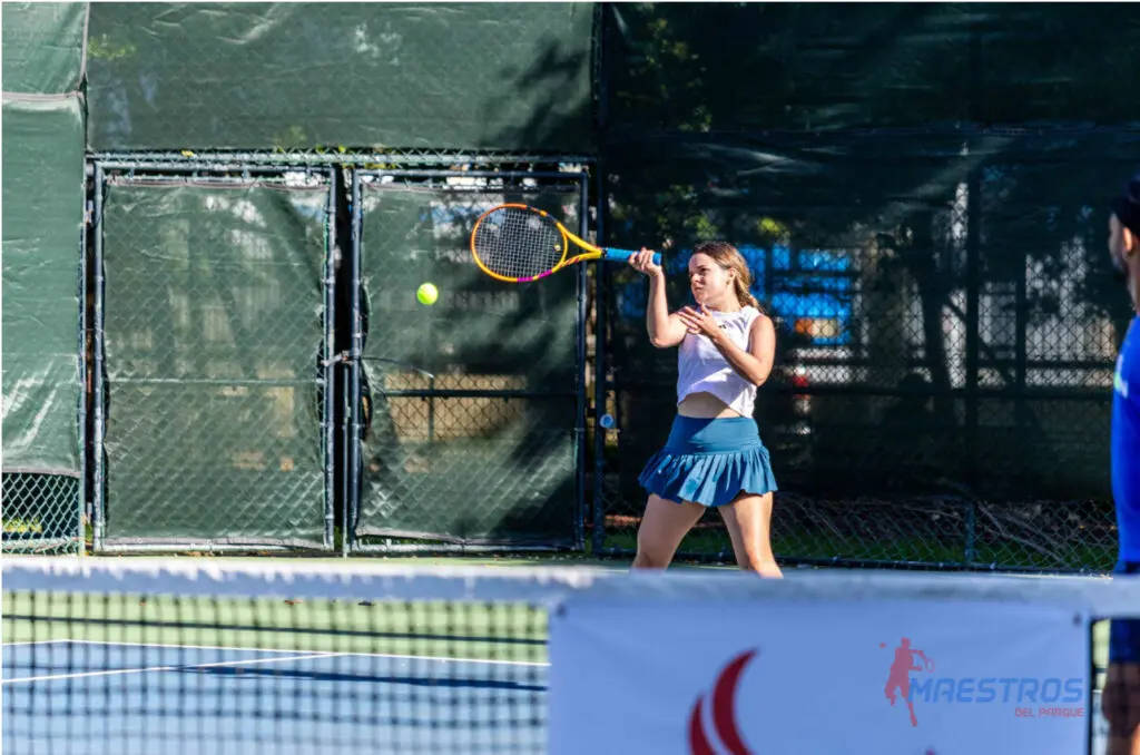 fue un gran éxito en la primera edición del torneo de tenis amateur "Maestros del parque"