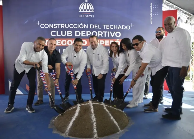 Cruz y Paliza dan inicio construcción techados en Puerto Plata