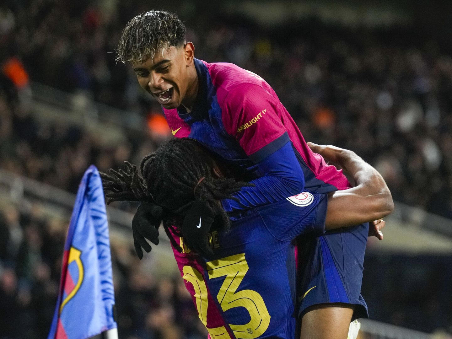 Un espectacular Lamine Yamal baila al Betis y mete al Barça en cuartos de la Copa del Rey (5-1)