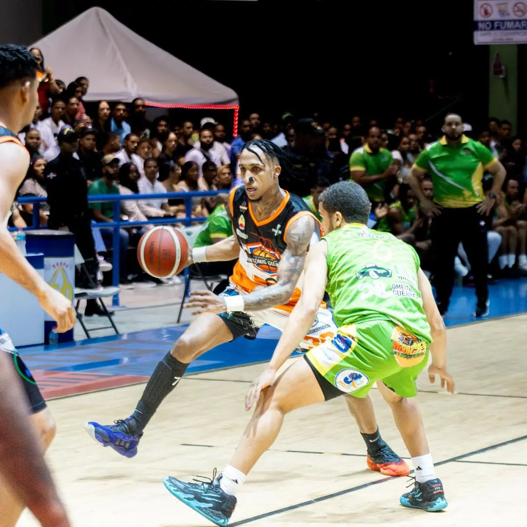 Inician hoy la serie final en Torneo Basket en Higüey